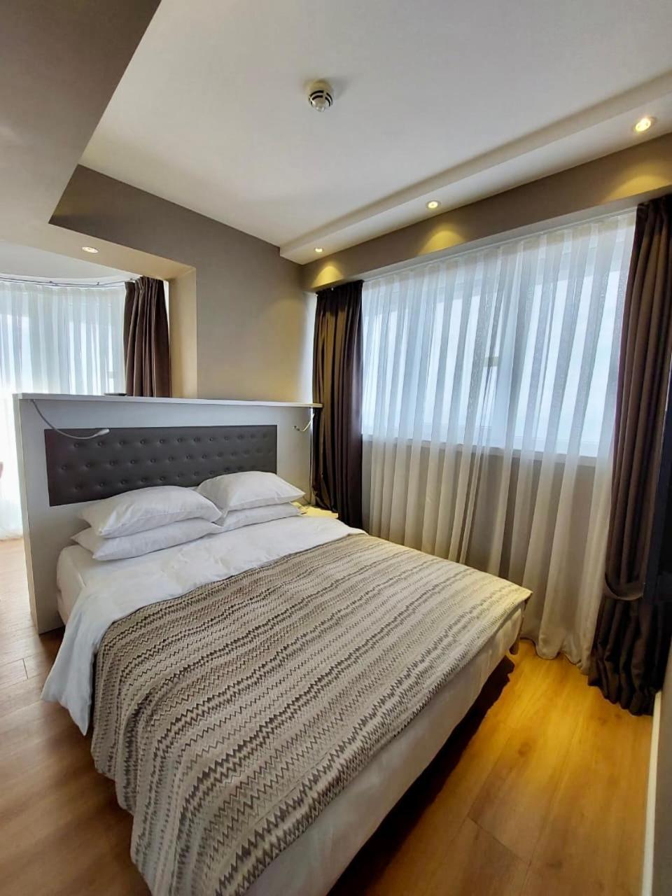 Black Sea Pearl Apartament *
